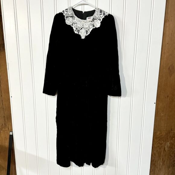 70s Vintage LANG Dress Women Size 14 Black Velvet Maxi Lace Collar Long Sleeve - Picture 2 of 8